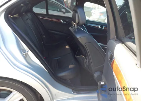 2011 Mercedes-Benz C 300 Sport из США, поврежденный, VIN WDDGF5EB8BA419432